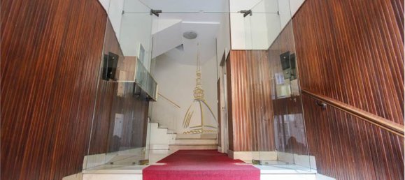 2 bedrooms Apartment in Turin, Italy No. 118876 3