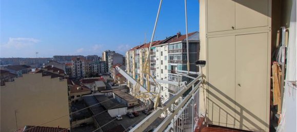 2 bedrooms Apartment in Turin, Italy No. 118876 7