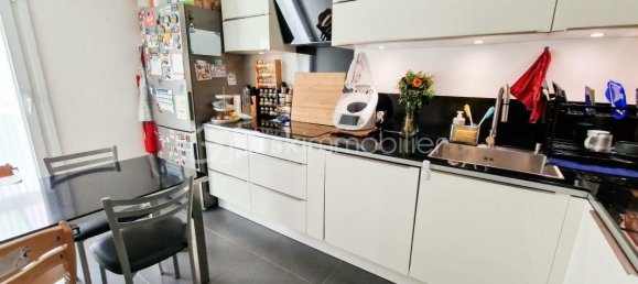 3 Schlafzimmer Haus in Roissy-en-Brie, France, Nr. 298871 7