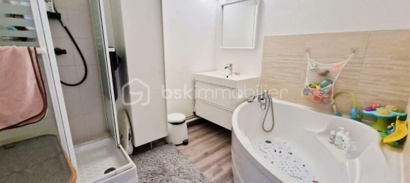 3 Schlafzimmer Haus in Roissy-en-Brie, France, Nr. 298871 12