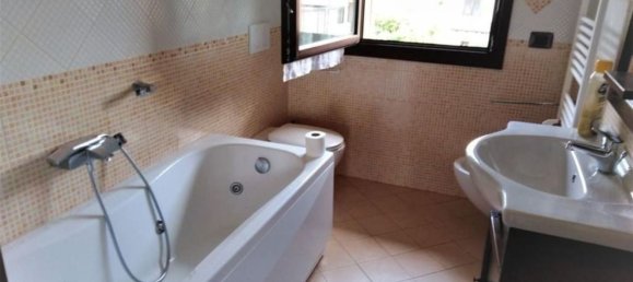 3غرفة شقة في Gorla Minore, Italy رقم 11513 40