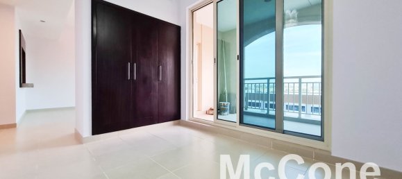 Studio in The Views, UAE No. 25935 4