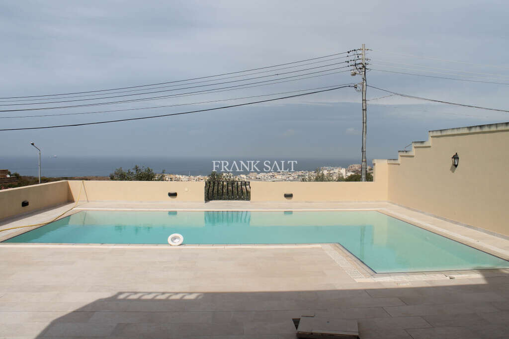 3 bedrooms Villa in Swieqi, Malta No. 8952