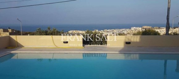 3 bedrooms Villa in Swieqi, Malta No. 8952 2
