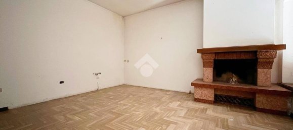 6 bedrooms Villa in Isola Rizza, Italy No. 322737 36