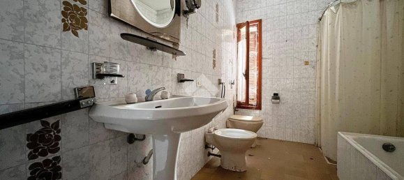 6 bedrooms Villa in Isola Rizza, Italy No. 322737 31