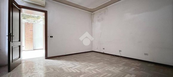 6 bedrooms Villa in Isola Rizza, Italy No. 322737 25