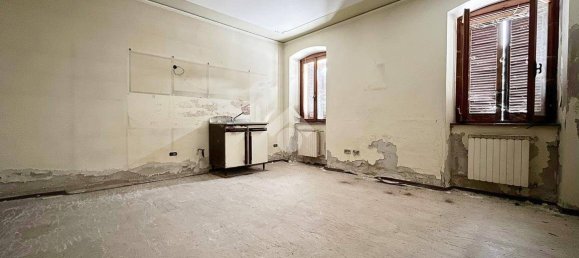 6 bedrooms Villa in Isola Rizza, Italy No. 322737 6