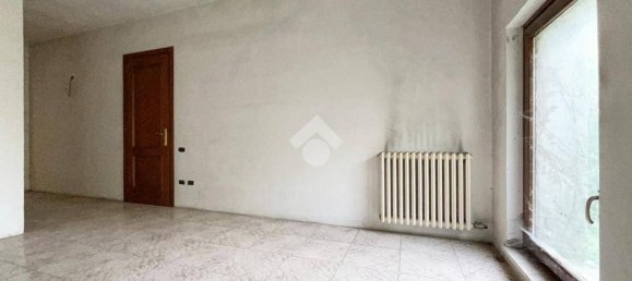 6 bedrooms Villa in Isola Rizza, Italy No. 322737 15