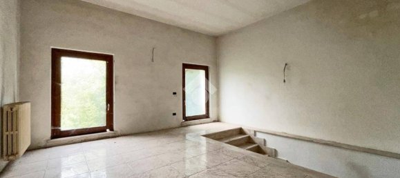6 bedrooms Villa in Isola Rizza, Italy No. 322737 16