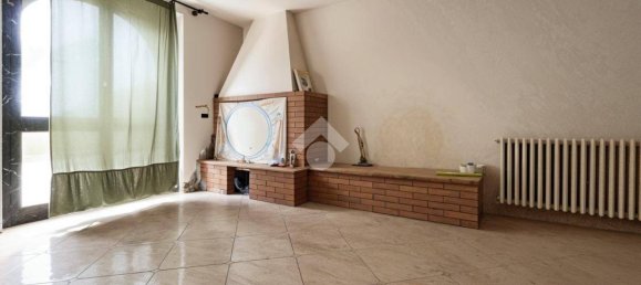 6 bedrooms Villa in Isola Rizza, Italy No. 322737 11
