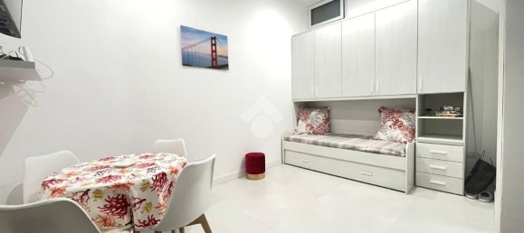 Studio in Naples, Italy No. 25788 6