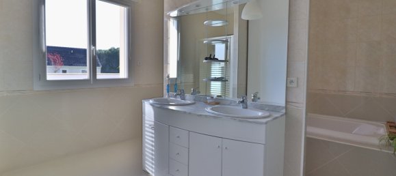  Castillos de 5 dormitorios en Saint-Mesmin, France No. 228666 10