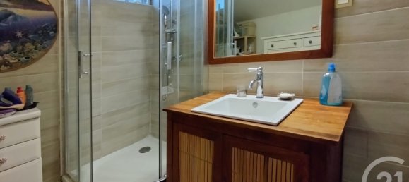 Villa de 3 dormitorios en Fontenay-sous-Bois, France No. 171480 8