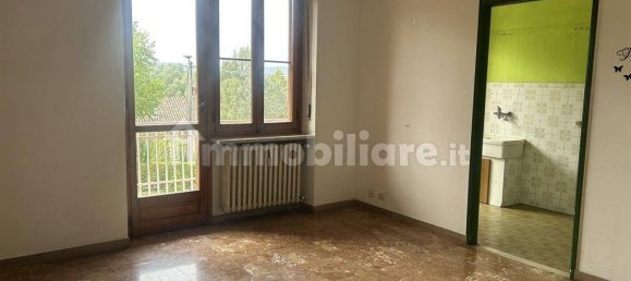 Apartamento de 2 dormitorios en Alba, Italy No. 302149 2