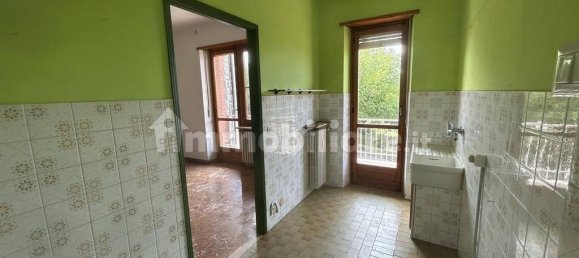 Apartamento de 2 dormitorios en Alba, Italy No. 302149 8