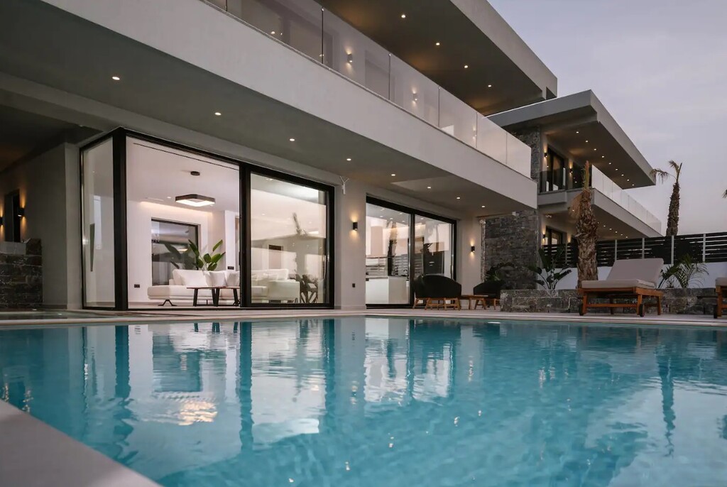 3 bedrooms Villa in Hersonissos, Greece No. 2704