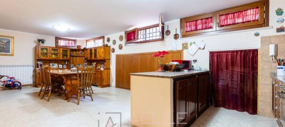 Вилла с 8 комнатами в Рим, Италия № 79002 25