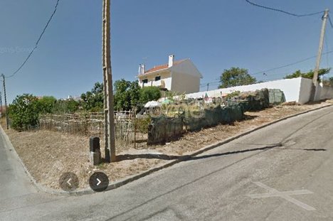 98m² Land in Corroios, Portugal No. 87116