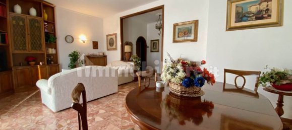 2 bedrooms Apartment in Florence, Italy No. 296591 8