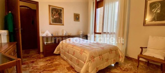 2 bedrooms Apartment in Florence, Italy No. 296591 15