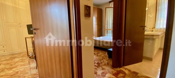 2 bedrooms Apartment in Florence, Italy No. 296591 13