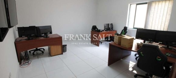 125m² Office in San Gwann, Malta No. 41 4
