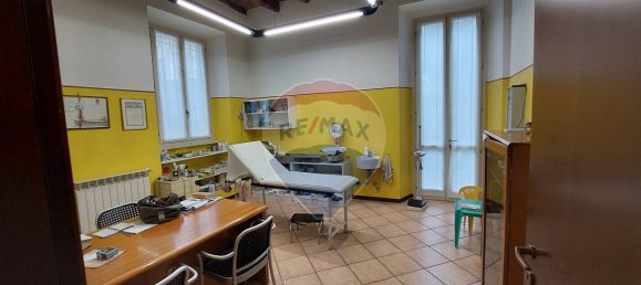 77m² Office in Cassano Magnago, Italy No. 130254 8