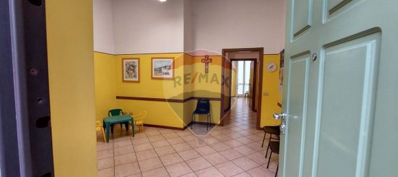 77m² Office in Cassano Magnago, Italy No. 130254 3