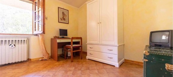 5 bedrooms House in Corio, Italy No. 379498 16