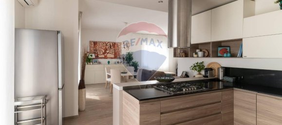 5 rooms Apartment in Jesi, Italy No. 13149 8