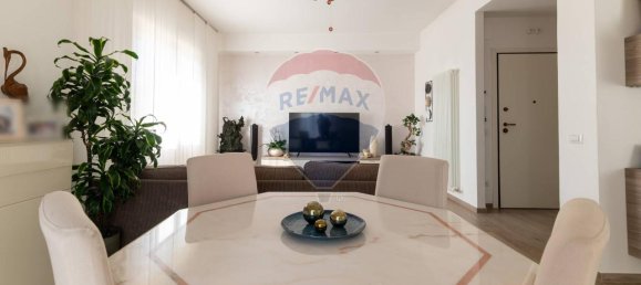 5 rooms Apartment in Jesi, Italy No. 13149 4