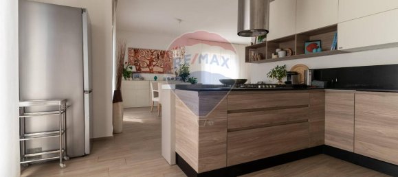 5 rooms Apartment in Jesi, Italy No. 13149 3