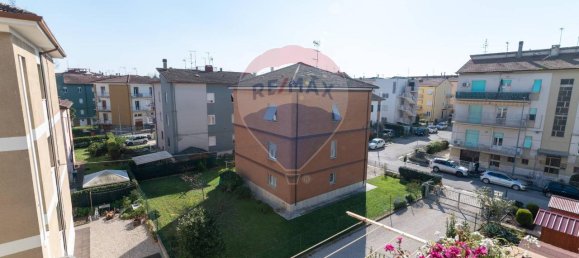 5 rooms Apartment in Jesi, Italy No. 13149 32