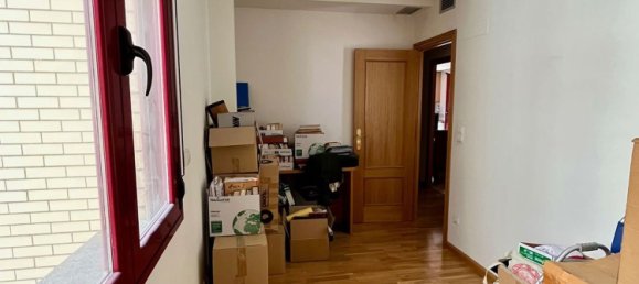 2 bedrooms Apartment in Zaragoza, Spain No. 163282 5