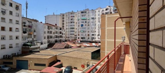 2 bedrooms Apartment in Zaragoza, Spain No. 163282 8