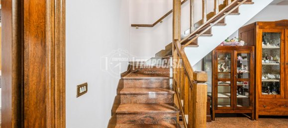 Дом с 5 комнатами в Кастельнуово Рангоне, Италия № 36350 42