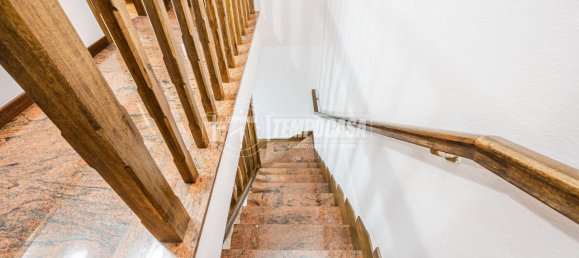 Дом с 5 комнатами в Кастельнуово Рангоне, Италия № 36350 41