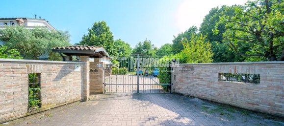 Дом с 5 комнатами в Кастельнуово Рангоне, Италия № 36350 2