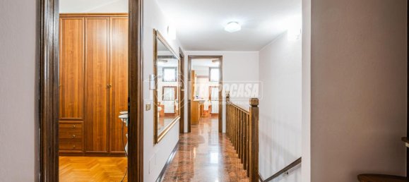 Дом с 5 комнатами в Кастельнуово Рангоне, Италия № 36350 36