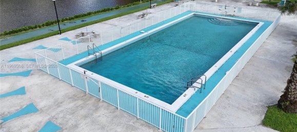 1 غرف نوم عقار تجاري في Miami, الولايات المتحدة رقم 614291 3