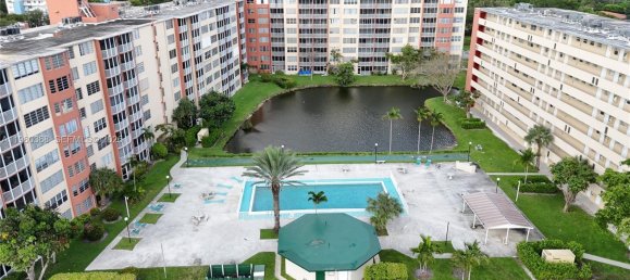 1 غرف نوم عقار تجاري في Miami, الولايات المتحدة رقم 614291 2