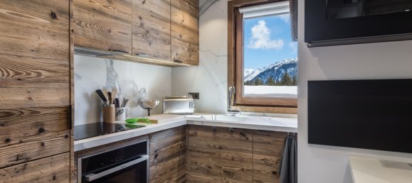 3 bedrooms Apartment in Courchevel, France No. 923 2