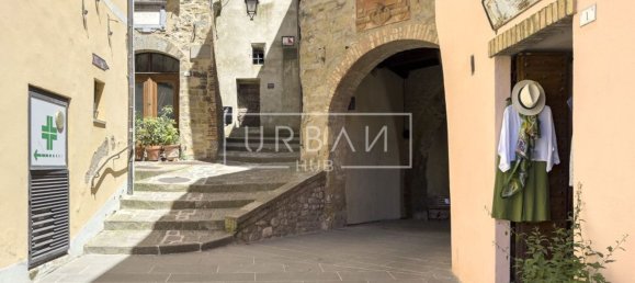 6 rooms Apartment in Montone, Italy No. 296999 12