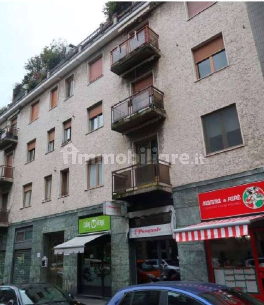 3 bedrooms Apartment in Milan, Italy No. 341858