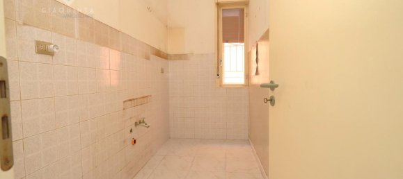 Estudio en Palagonia, Italy No. 234046 8