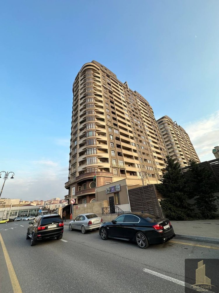 3 bedrooms Apartment in Khatay, Azerbaijan No. 2221