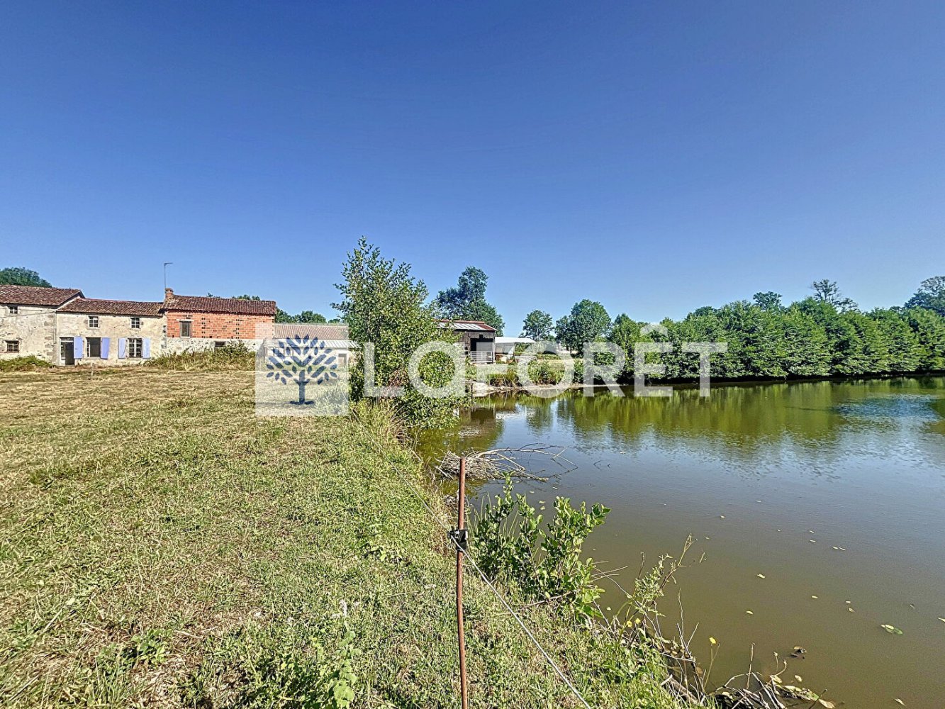 Casa de 1 dormitorio en Deux-Sevres, France No. 308836