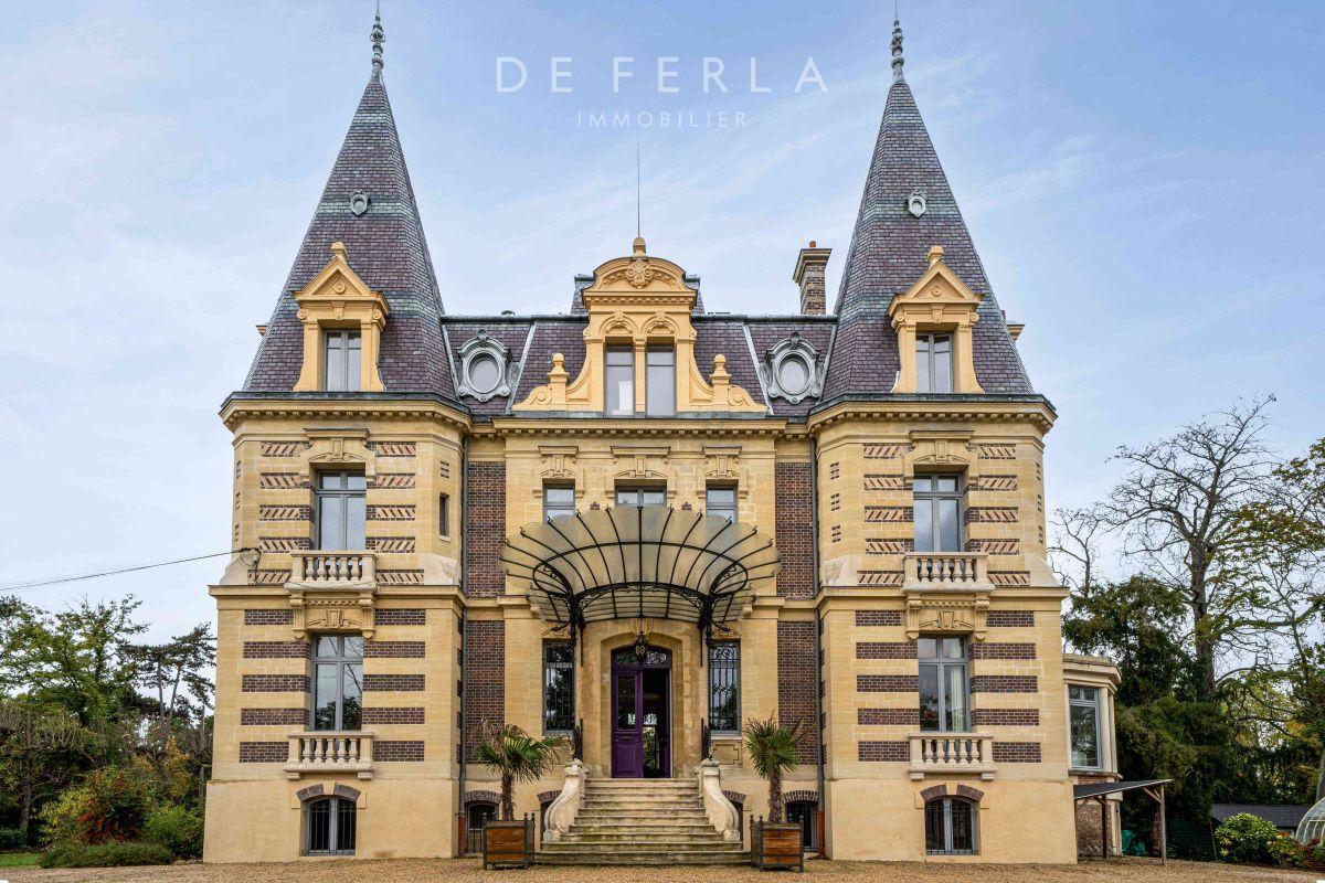 12 bedrooms Castles in Le Vesinet, France No. 163900