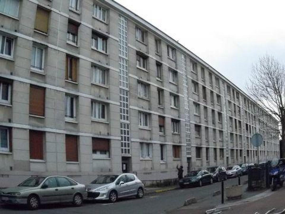 2 bedrooms Apartment in Creil, France No. 15332